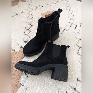 Lucky Brand Suede Chelsea Boots